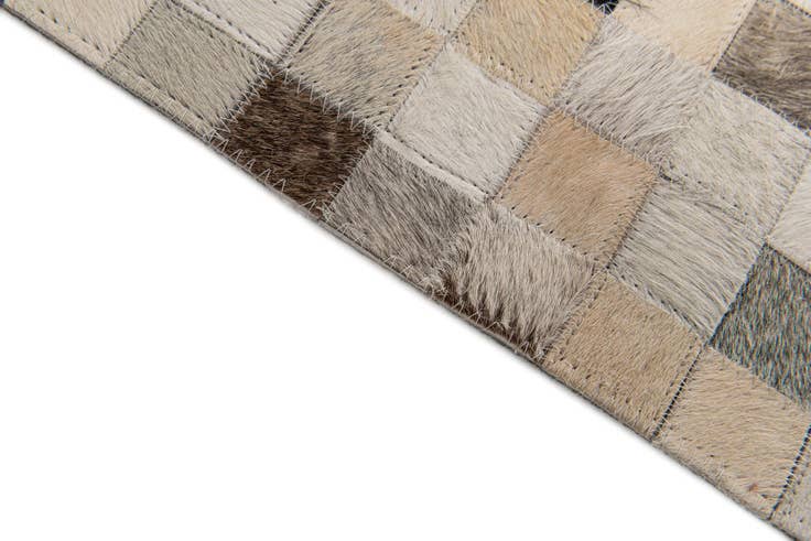 Detail image of 8' x 9' 10 Cowhide Stocks Rug