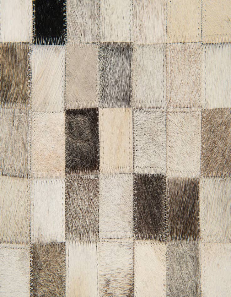 Detail image of 8' x 9' 9 Cowhide Stocks Rug