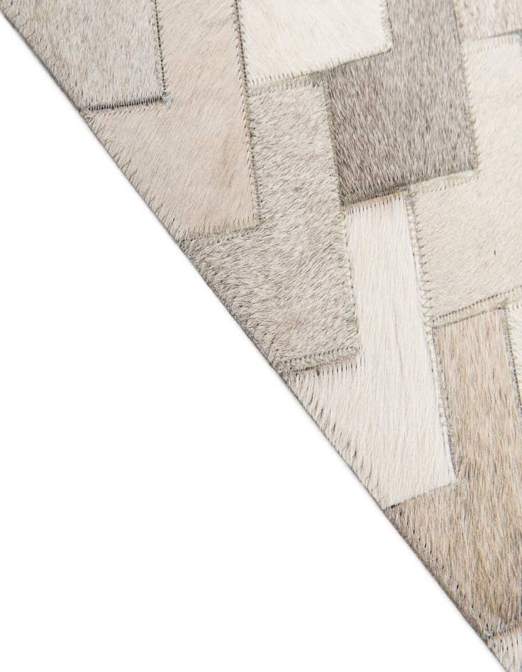 Detail image of 6' x 9' Cowhide Stocks Rug