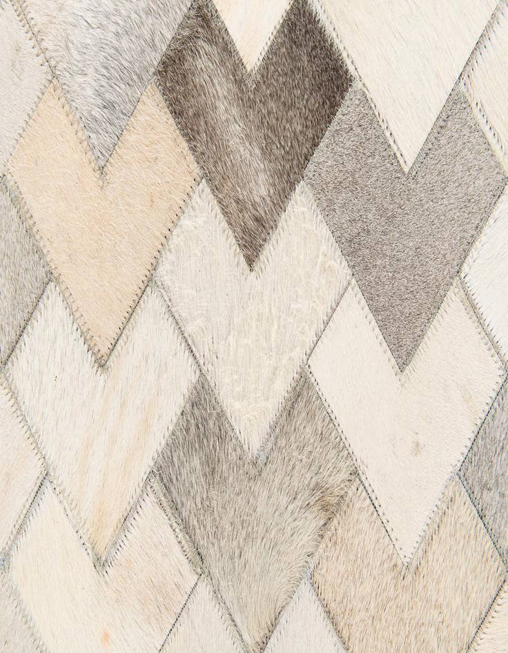 Detail image of 6' x 9' 1 Cowhide Stocks Rug