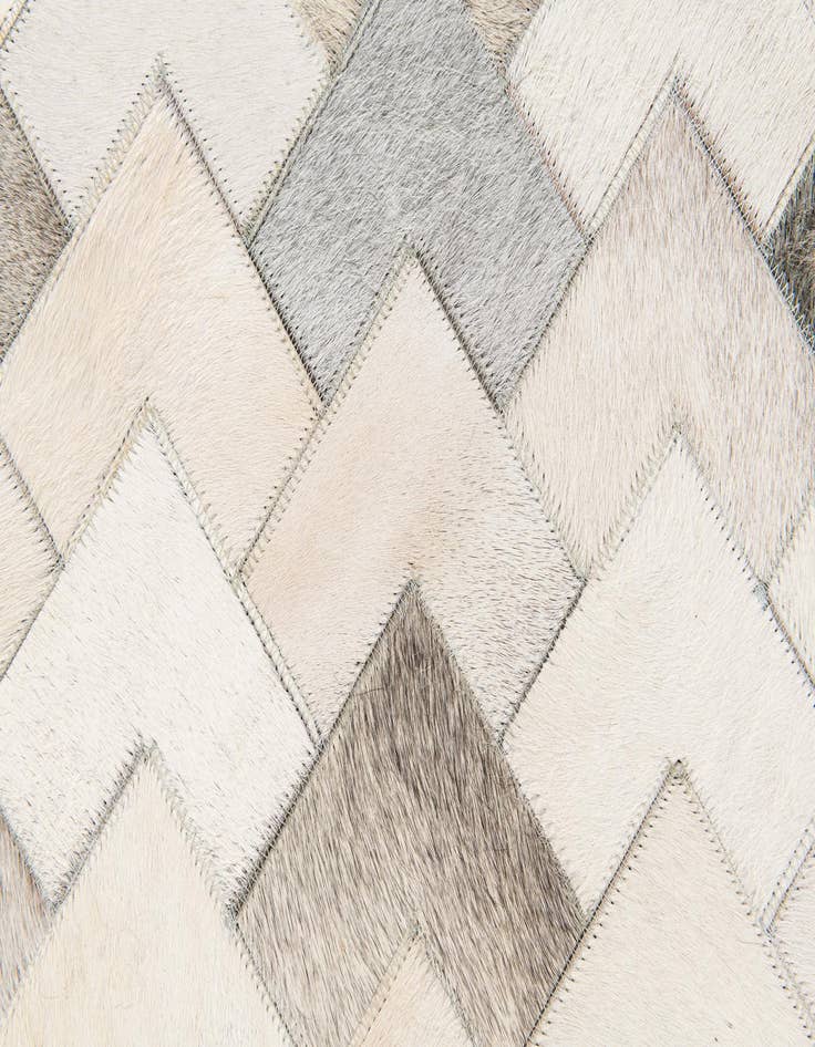 Detail image of 6' x 9' Cowhide Stocks Rug