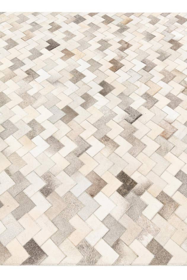 Detail image of 6' x 8' 11 Cowhide Stocks Rug