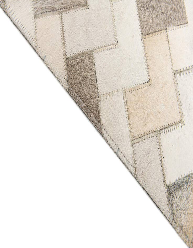 Detail image of 6' x 9' Cowhide Stocks Rug