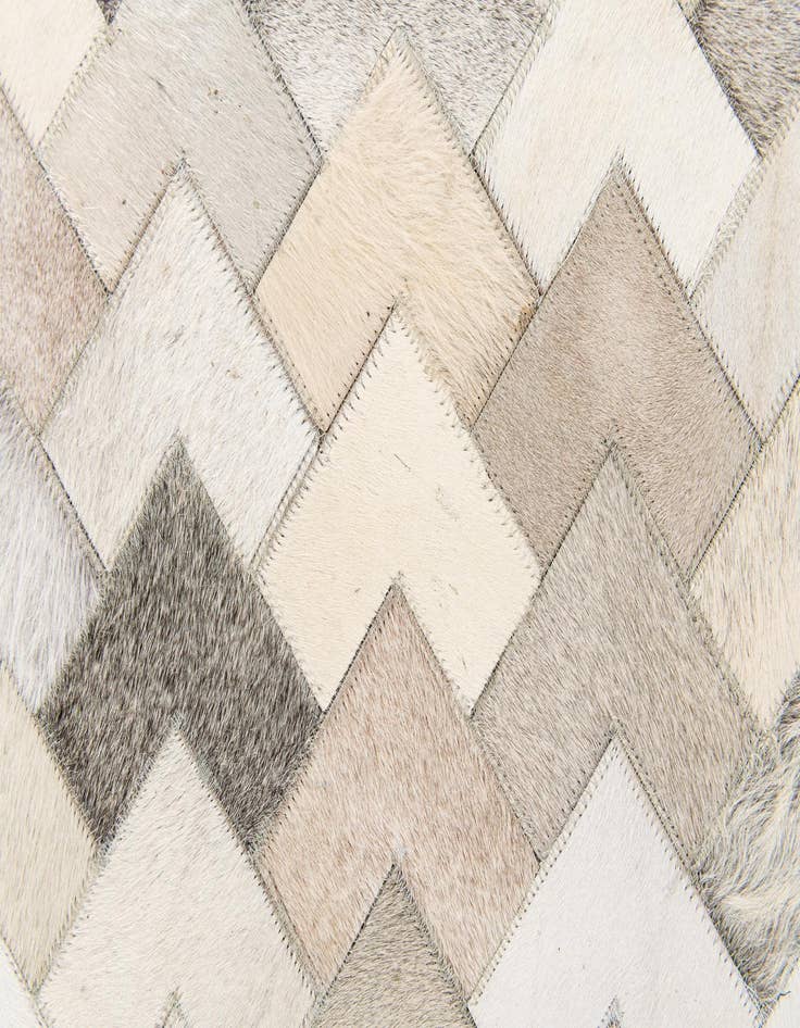 Detail image of 6' x 9' Cowhide Stocks Rug