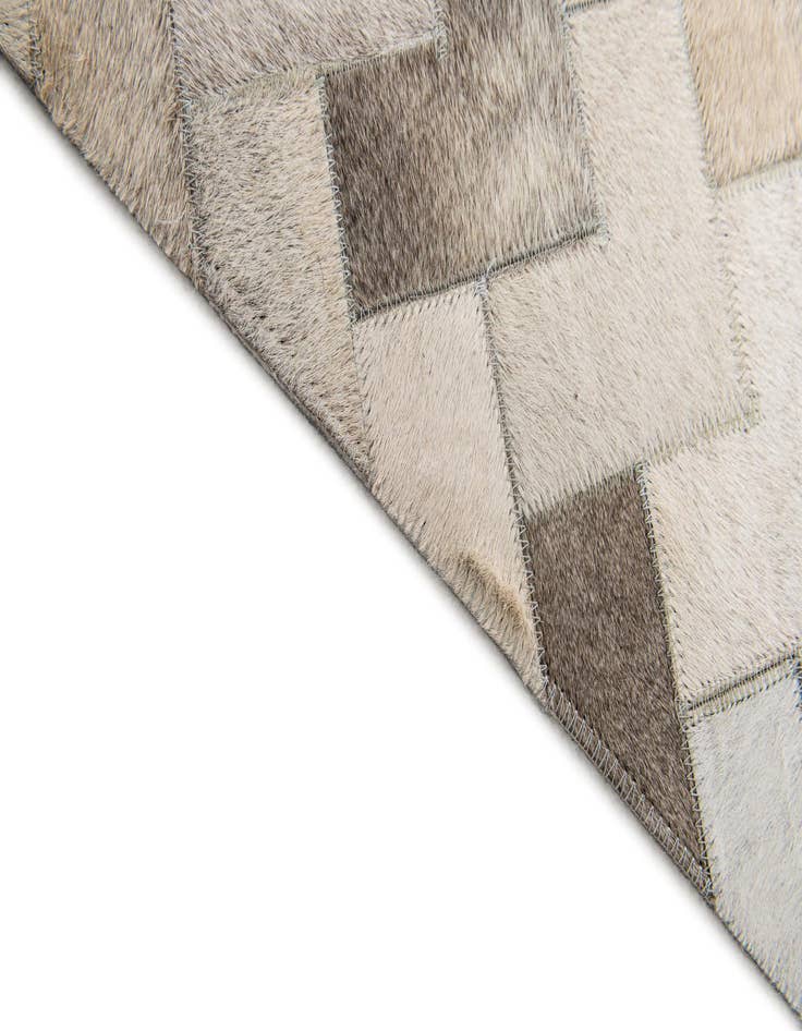 Detail image of 6' x 8' 11 Cowhide Stocks Rug