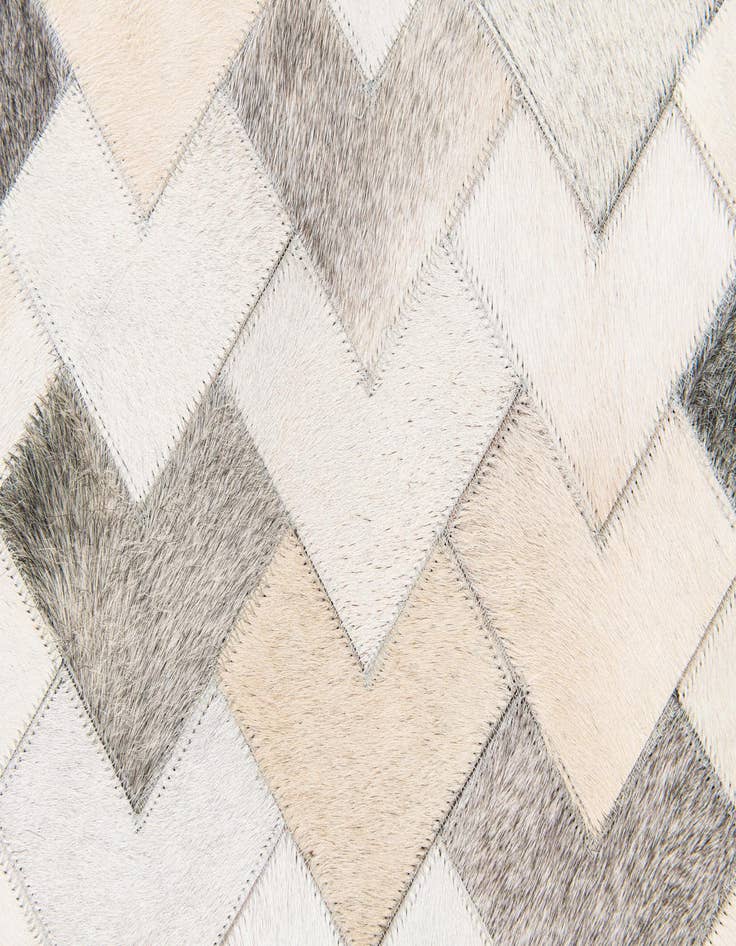 Detail image of 6' x 9' Cowhide Stocks Rug
