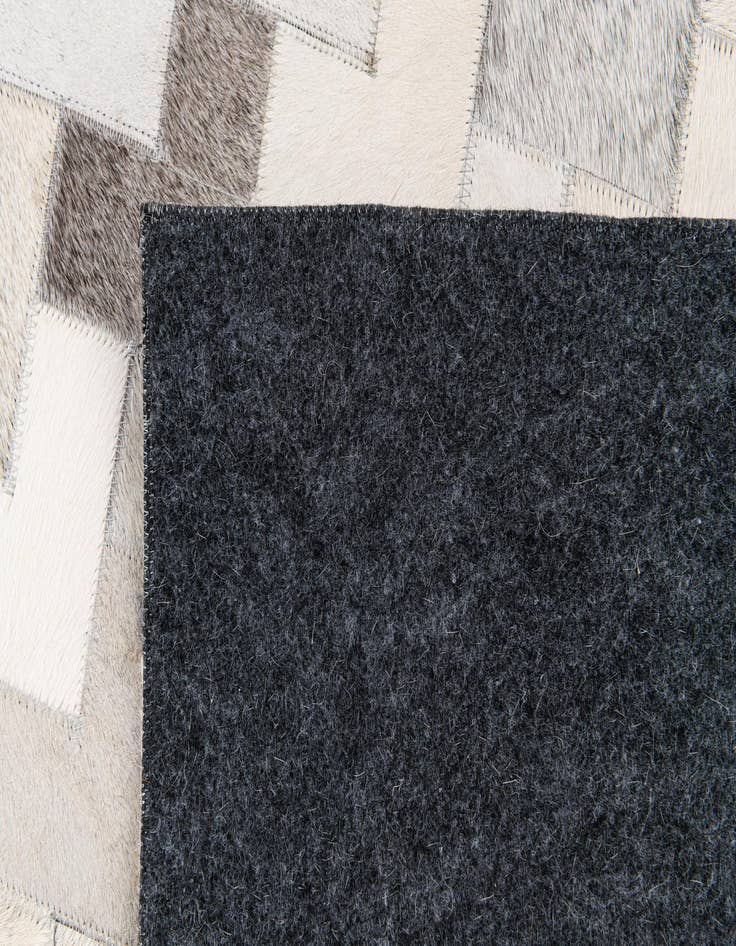 Detail image of 6' x 9' Cowhide Stocks Rug