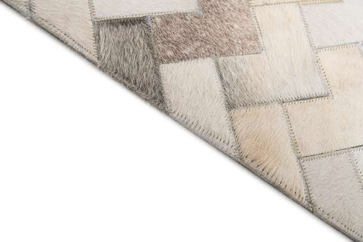 6' 1 x 9' Cowhide Stocks Rug
