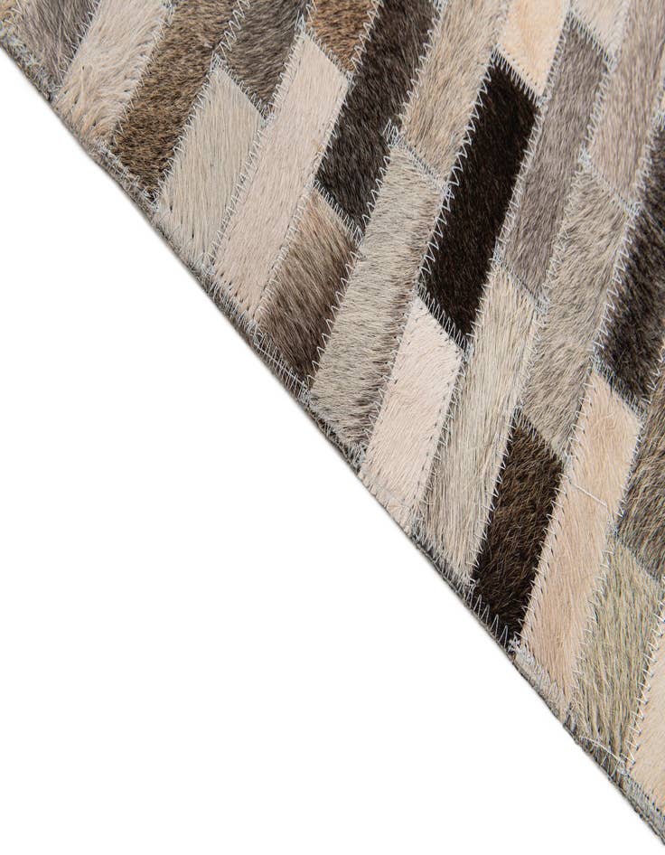 Detail image of 6' x 9' Cowhide Stocks Rug