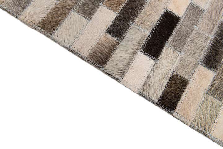 6' x 9' Cowhide Stocks Rug