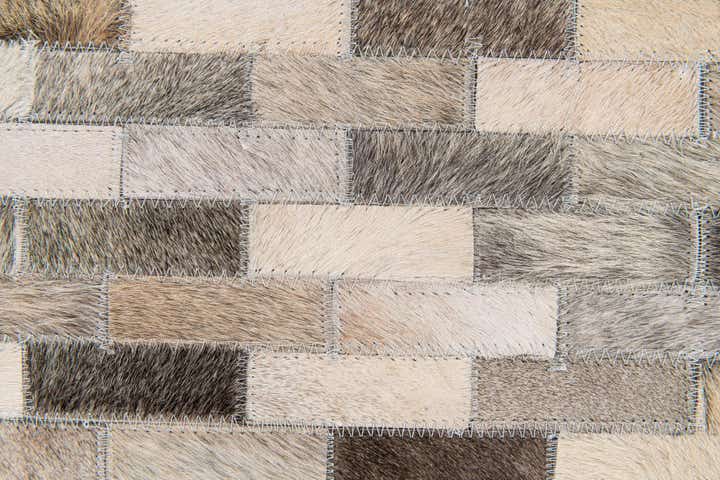 6' x 9' Cowhide Stocks Rug