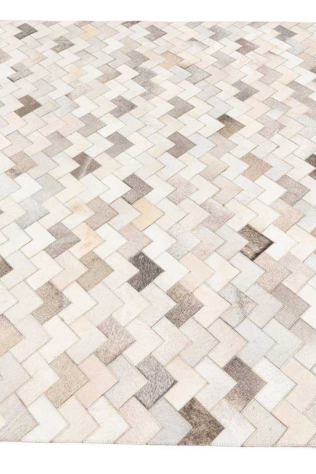 Detail image of 6' x 9' 1 Cowhide Stocks Rug