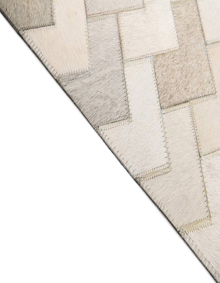 Detail image of 6' x 9' 1 Cowhide Stocks Rug