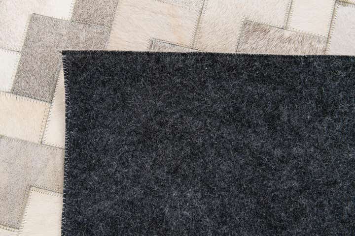 6' x 9' 1 Cowhide Stocks Rug