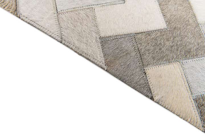 6' x 9' Cowhide Stocks Rug