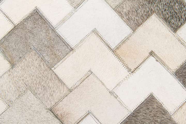 6' x 9' Cowhide Stocks Rug