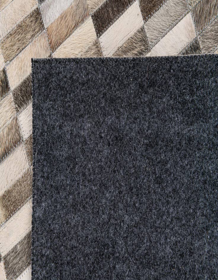 Detail image of 6' x 9' Cowhide Stocks Rug