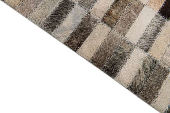 6' x 9' Cowhide Stocks Rug