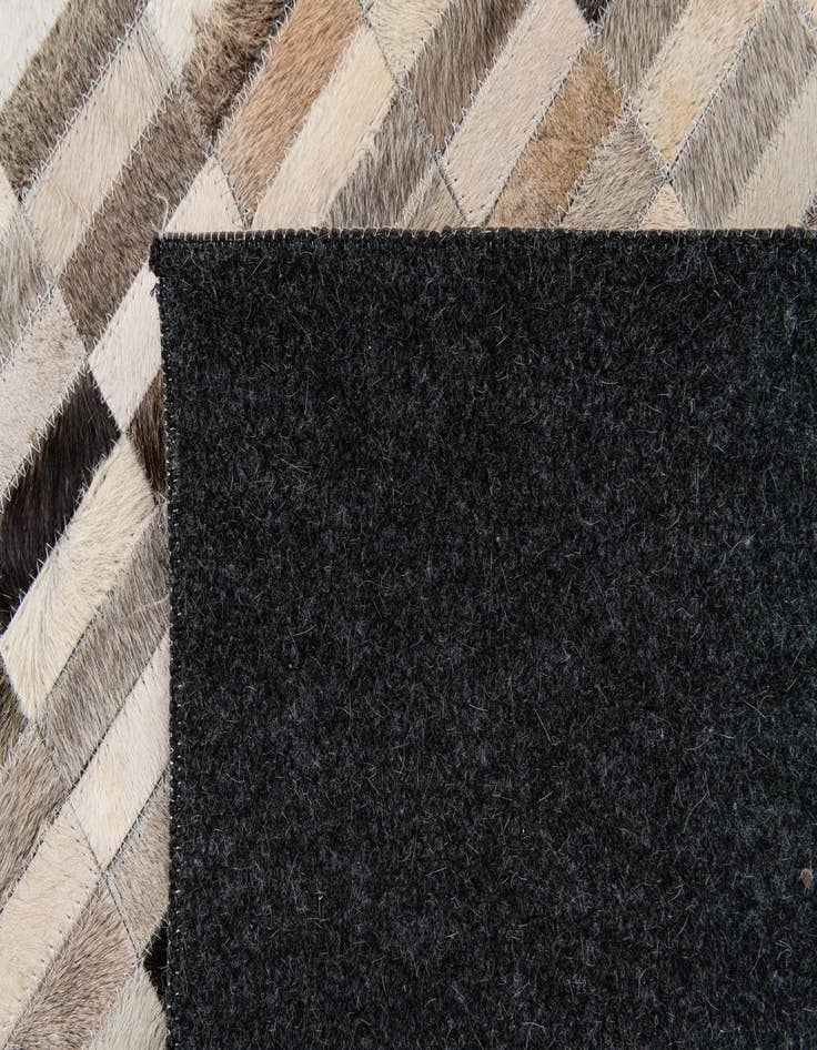 Detail image of 6' x 9' Cowhide Stocks Rug