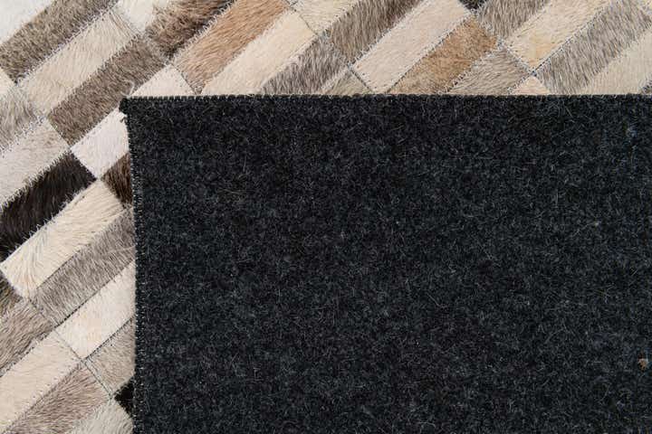 6' x 9' Cowhide Stocks Rug