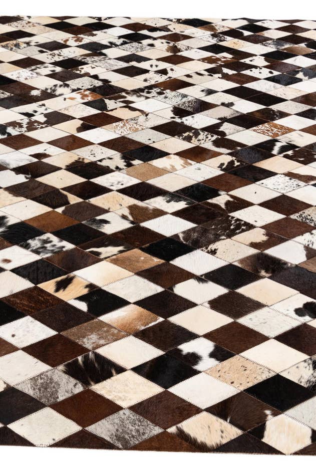 Detail image of 6' 7 x 9' 11 Cowhide Stocks Rug