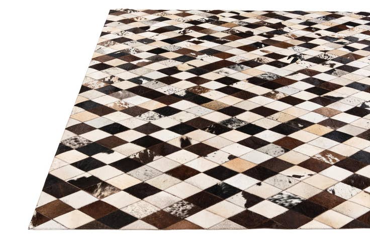 Detail image of 6' 7 x 9' 10 Cowhide Stocks Rug