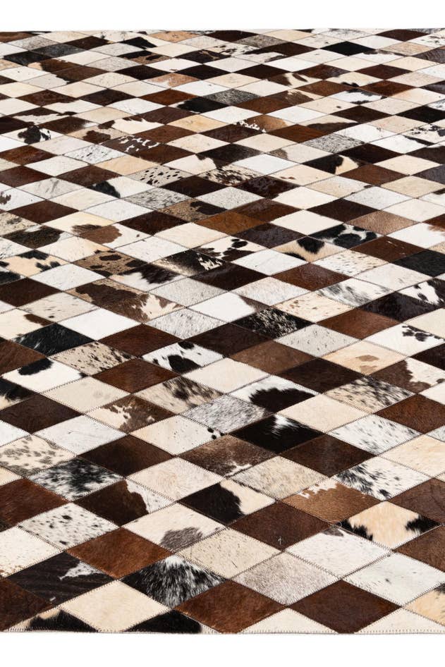 Detail image of 6' 7 x 9' 11 Cowhide Stocks Rug