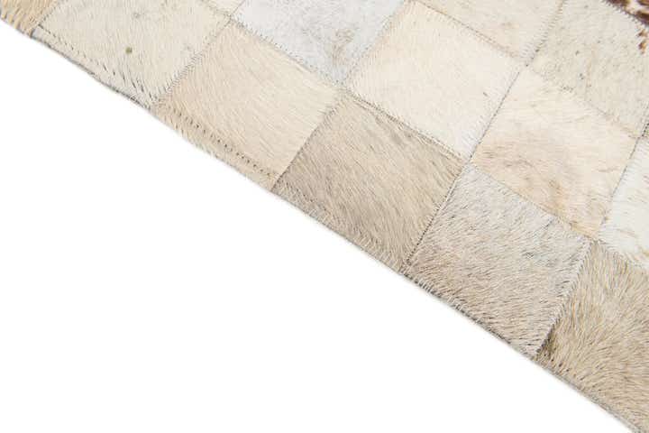 5' x 8' Cowhide Stocks Rug