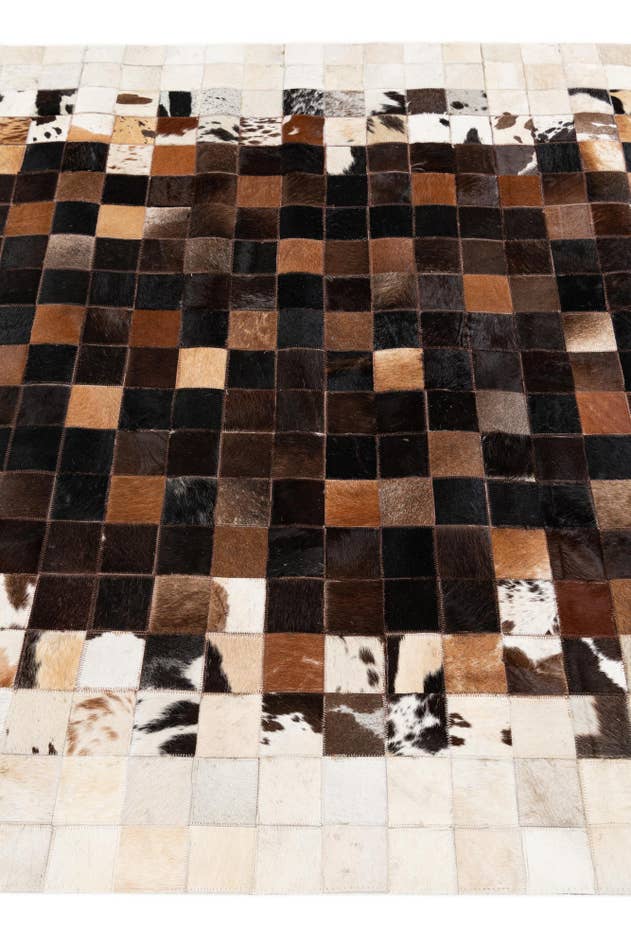 Detail image of 5' x 7' 11 Cowhide Stocks Rug