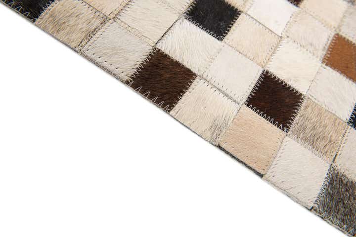 5' x 7' 10 Cowhide Stocks Rug