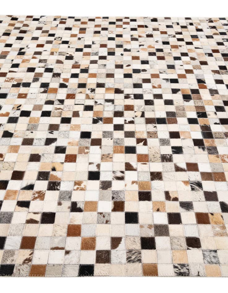 Detail image of 5' x 7' 10 Cowhide Stocks Rug