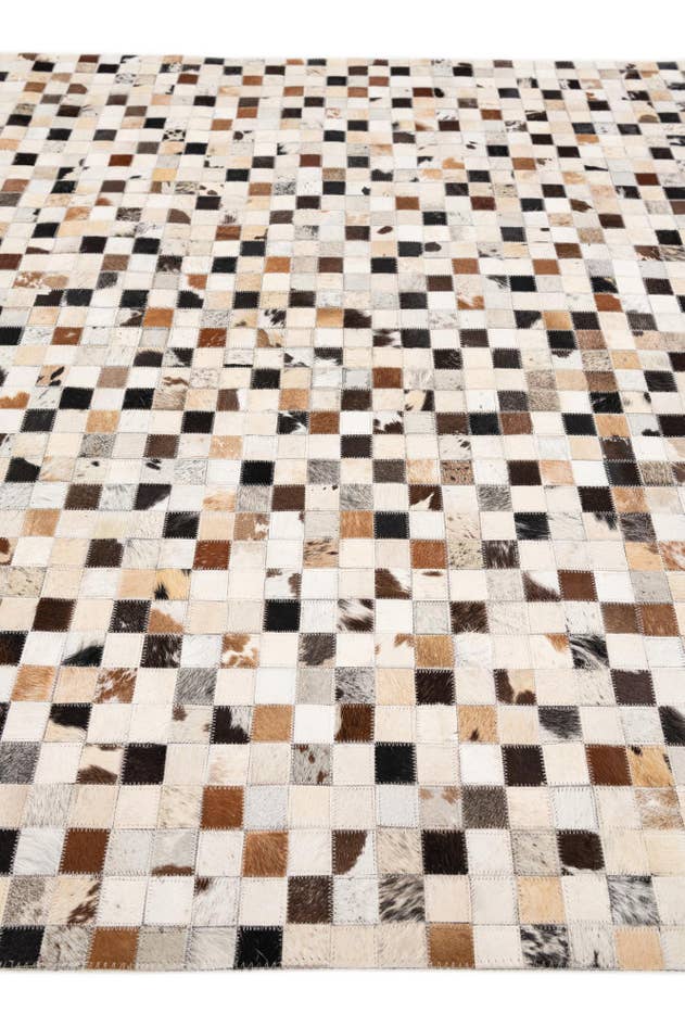 Detail image of 5' x 7' 10 Cowhide Stocks Rug