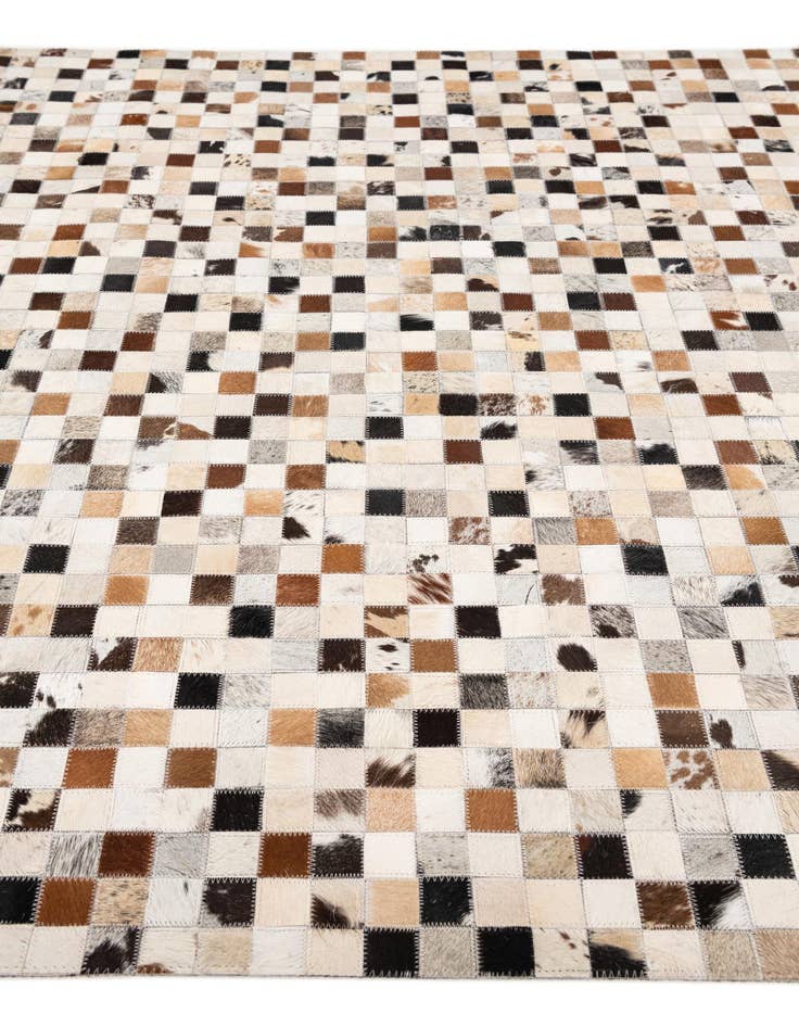 Detail image of 5' x 7' 10 Cowhide Stocks Rug