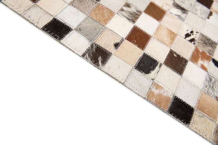 5' x 7' 10 Cowhide Stocks Rug