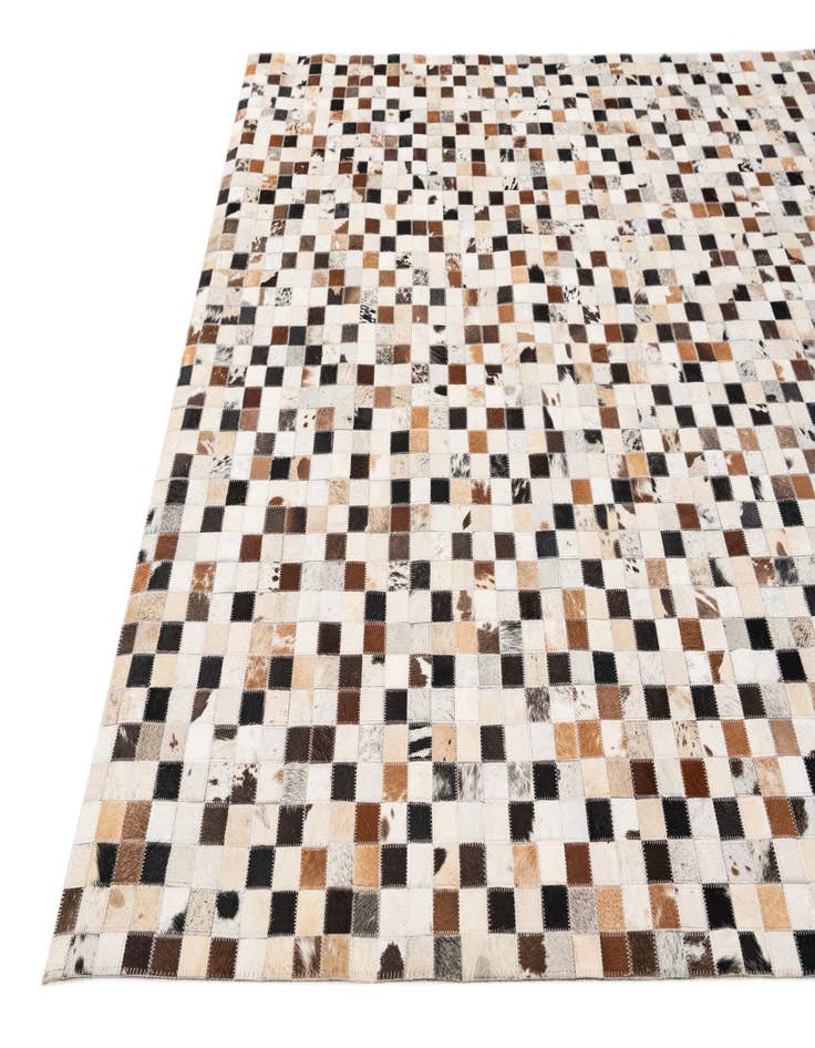 Detail image of 5' x 7' 10 Cowhide Stocks Rug