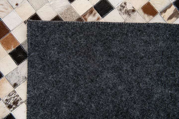 5' x 7' 10 Cowhide Stocks Rug