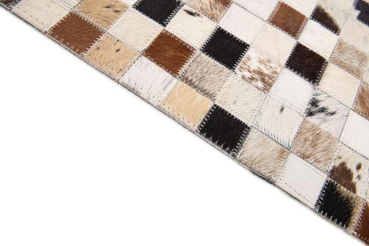 5' x 7' 10 Cowhide Stocks Rug