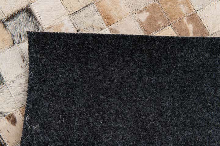 5' 1 x 8' Cowhide Stocks Rug