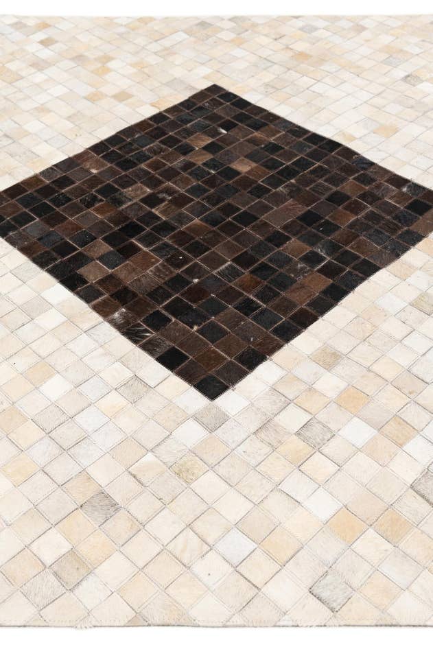 Detail image of 5' x 7' 11 Cowhide Stocks Rug