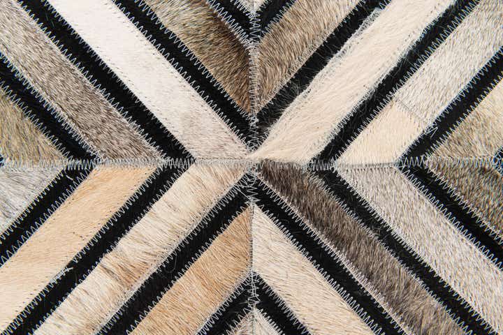 5' 1 x 8' Cowhide Stocks Rug