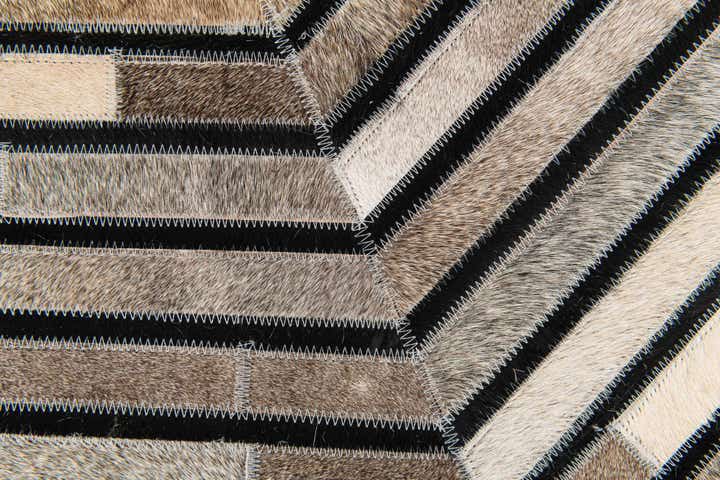 5' 1 x 8' Cowhide Stocks Rug