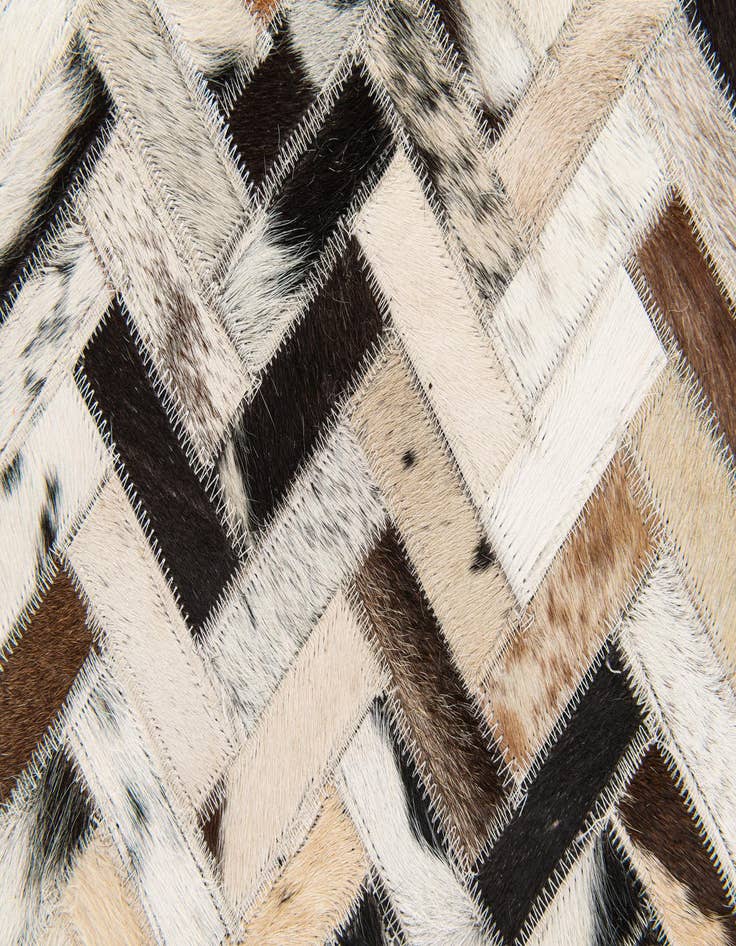 Detail image of 5' x 8' 1 Cowhide Stocks Rug