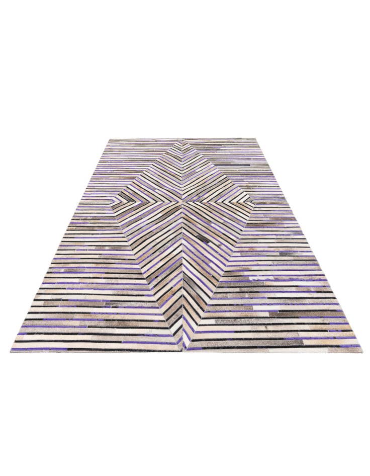 Detail image of 5' x 7' 10 Cowhide Stocks Rug