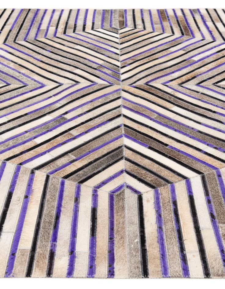 Detail image of 5' x 7' 10 Cowhide Stocks Rug