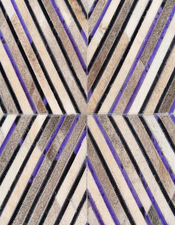 Detail image of 5' x 7' 10 Cowhide Stocks Rug