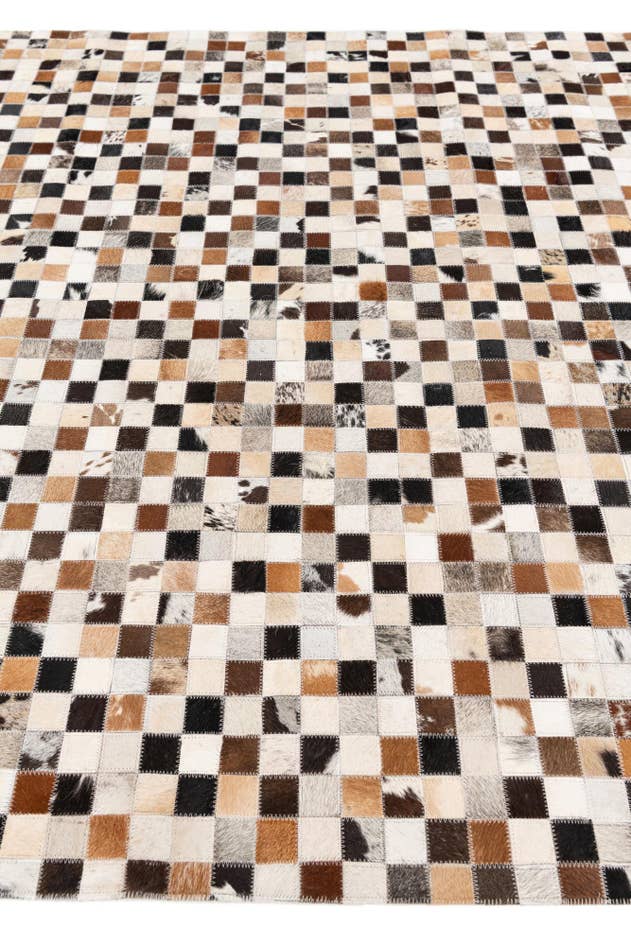 Detail image of 5' x 7' 9 Cowhide Stocks Rug