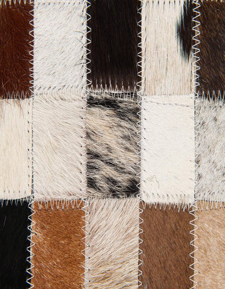 Detail image of 5' x 7' 9 Cowhide Stocks Rug