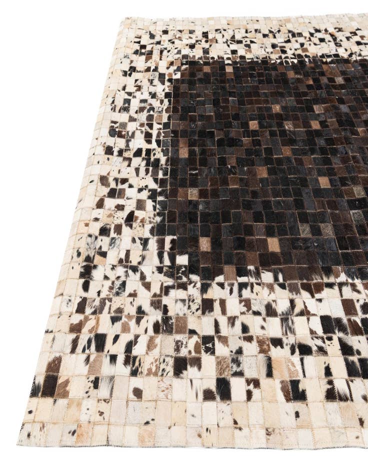 Detail image of 5' x 7' 10 Cowhide Stocks Rug