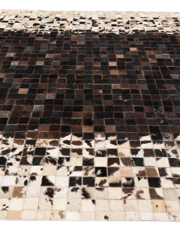 Detail image of 5' x 7' 10 Cowhide Stocks Rug