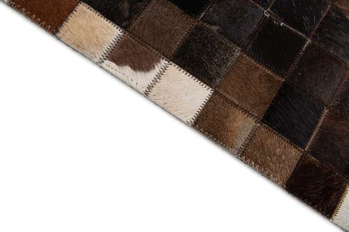 5' x 7' 10 Cowhide Stocks Rug